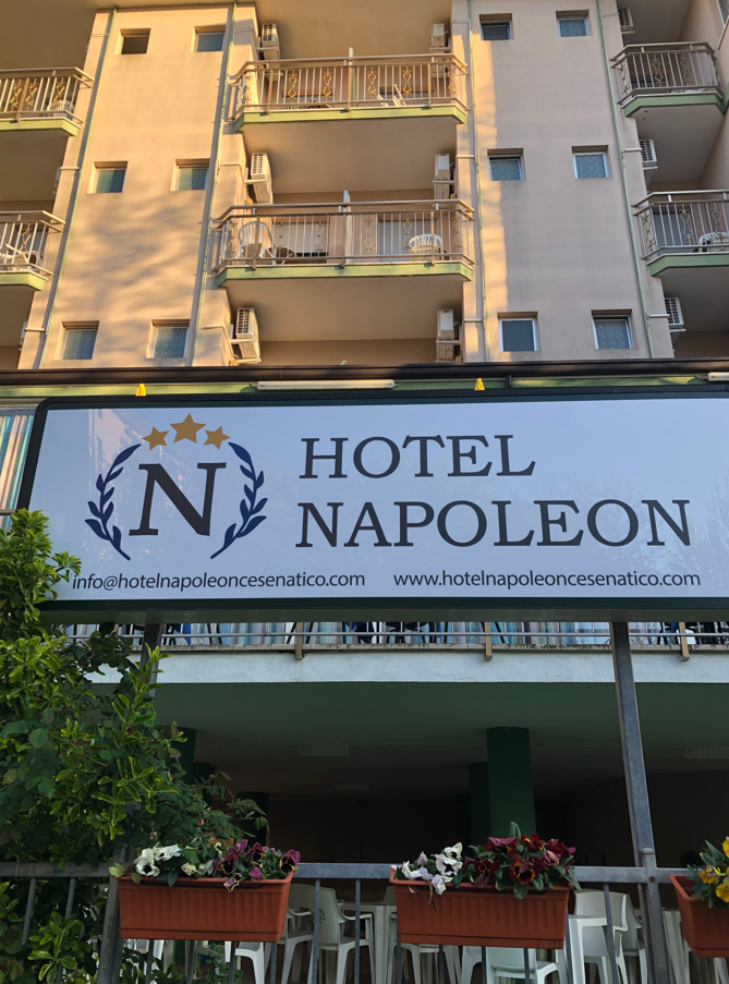 Hotel Napoleon 체제나티코 외부 사진