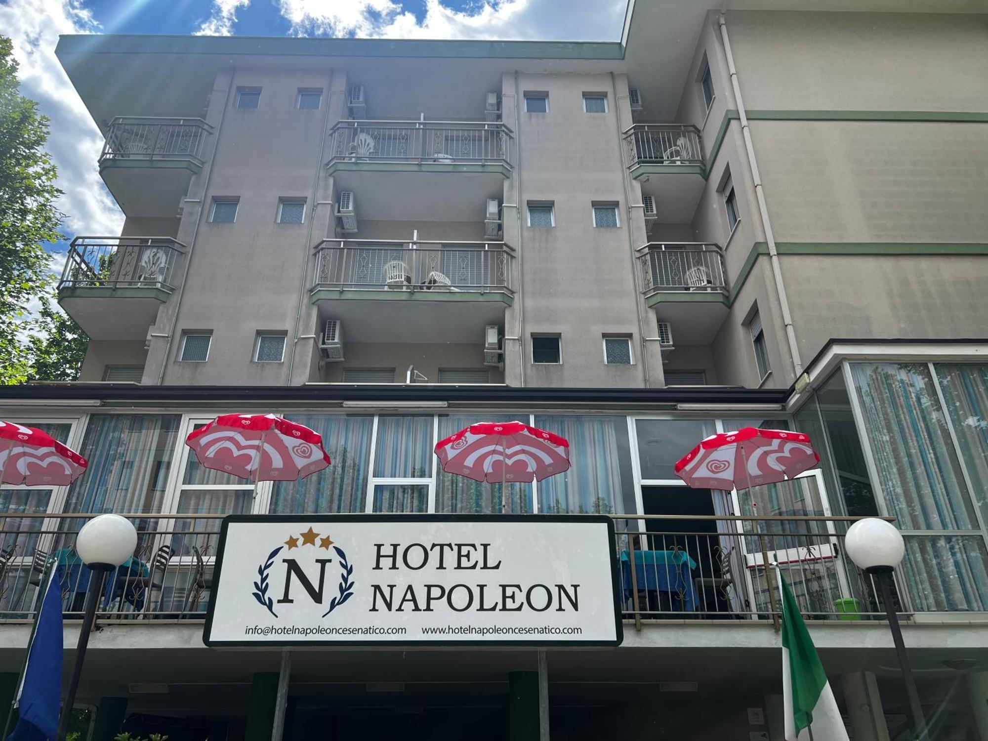 Hotel Napoleon 체제나티코 외부 사진